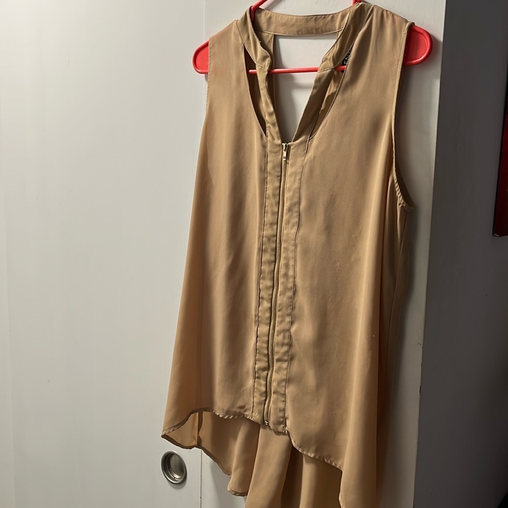 VENUS summer top, Size medium